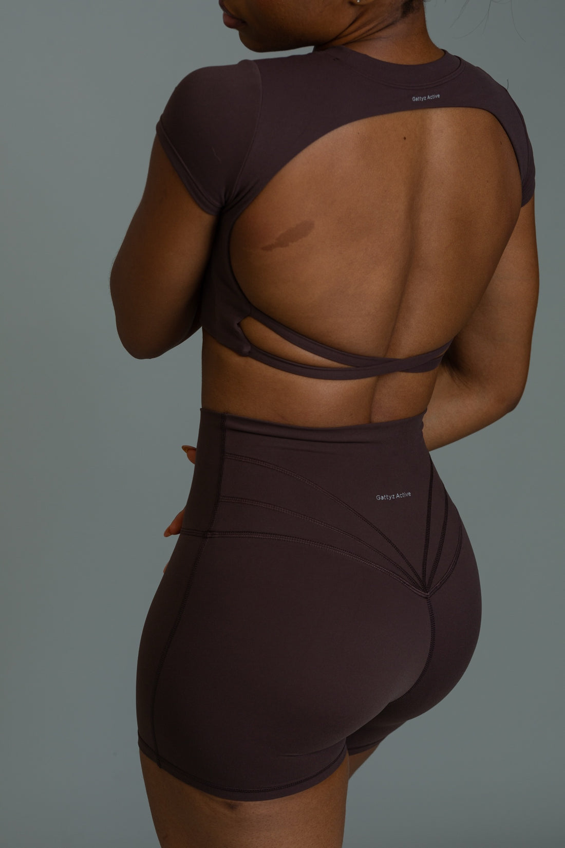 Open cross-back tee (mahogany)