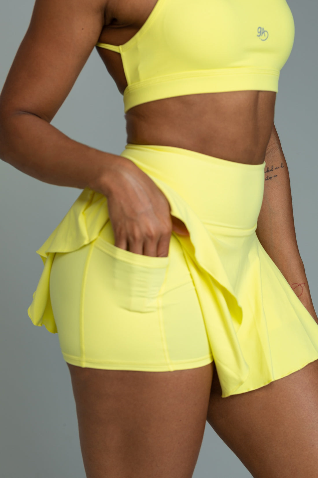 Poised flare skort (citrus)
